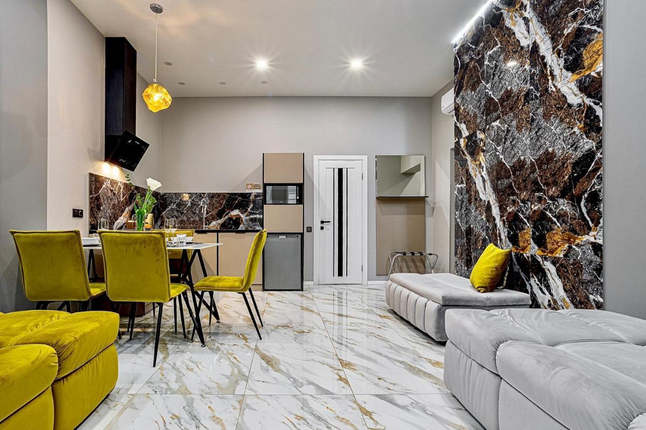 Family Residence Boutique Apartments Lviv Dış mekan fotoğraf