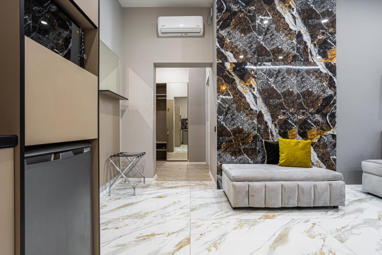 Family Residence Boutique Apartments Lviv Dış mekan fotoğraf