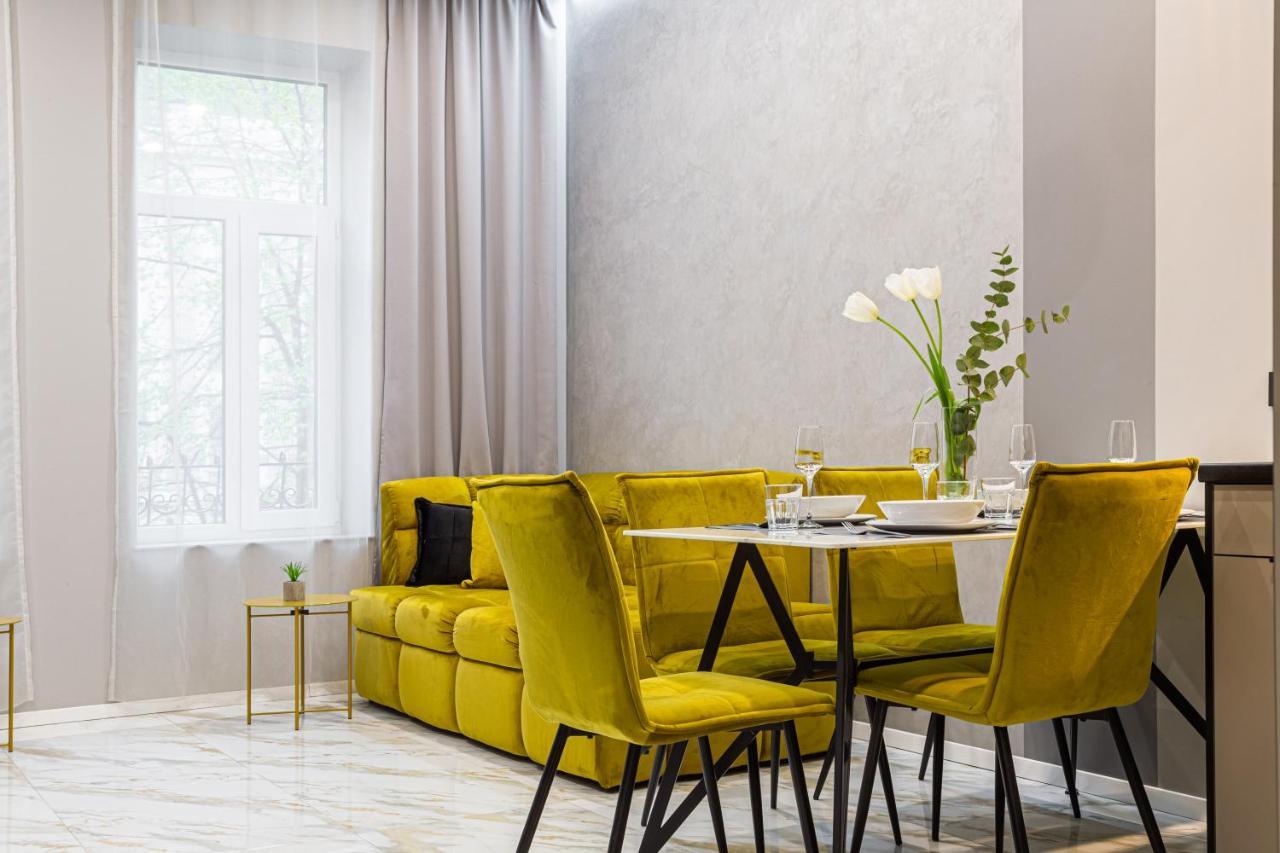 Family Residence Boutique Apartments Lviv Dış mekan fotoğraf