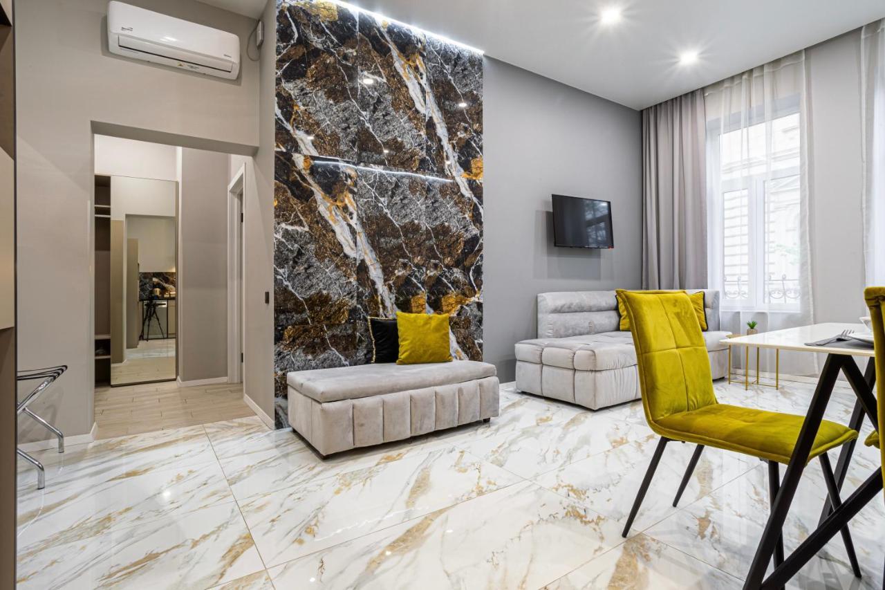 Family Residence Boutique Apartments Lviv Dış mekan fotoğraf