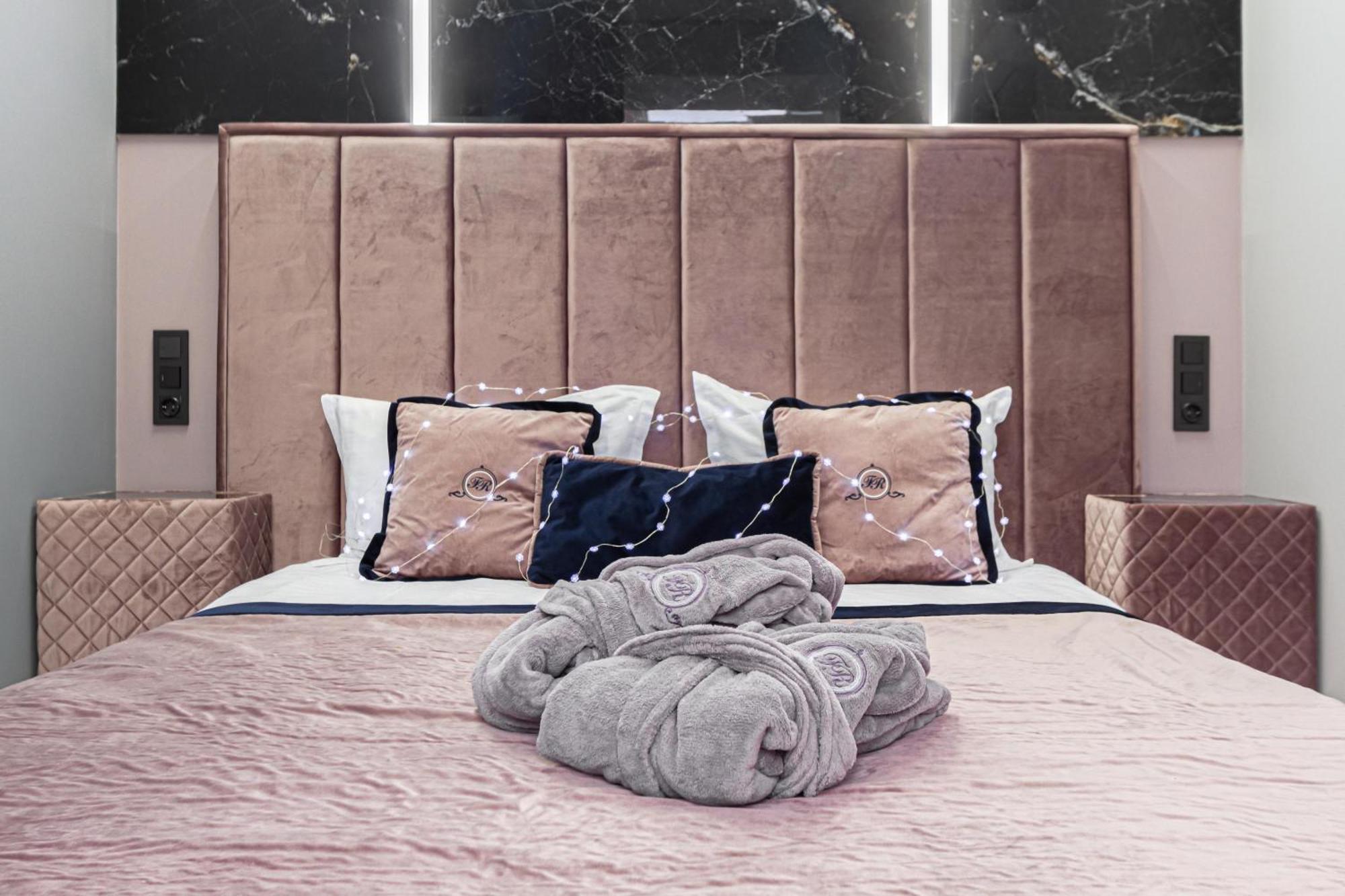 Family Residence Boutique Apartments Lviv Dış mekan fotoğraf