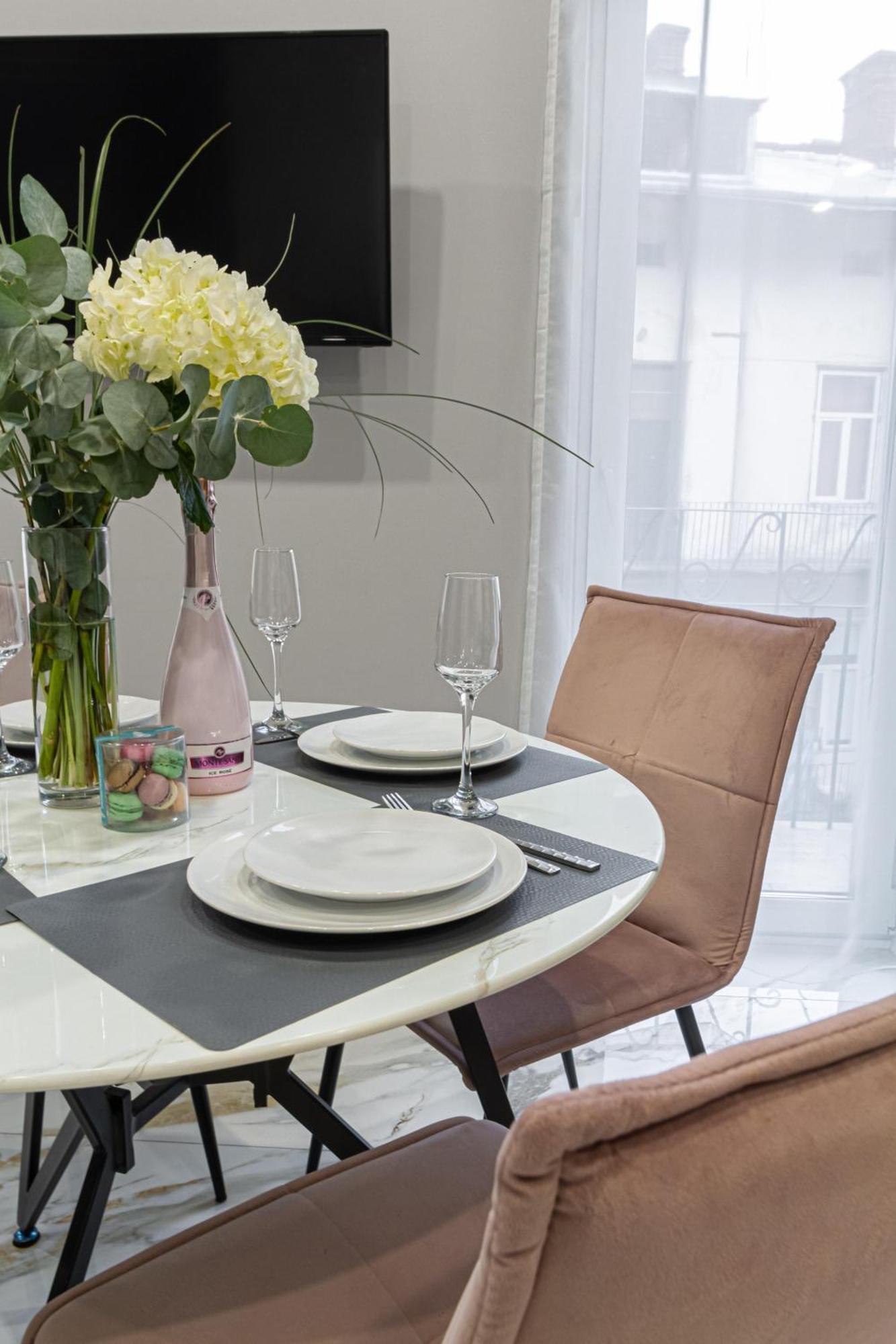 Family Residence Boutique Apartments Lviv Dış mekan fotoğraf