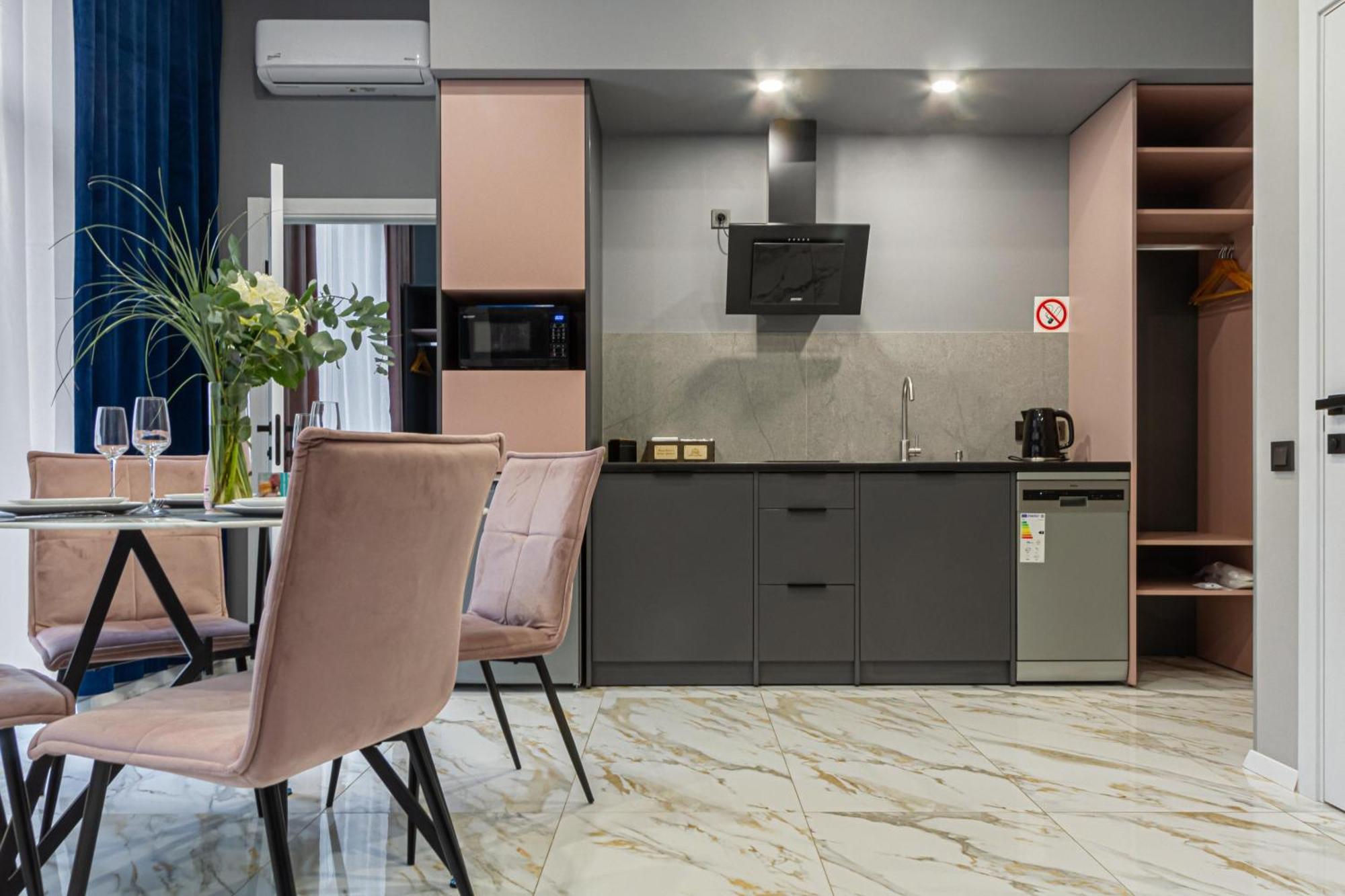 Family Residence Boutique Apartments Lviv Dış mekan fotoğraf