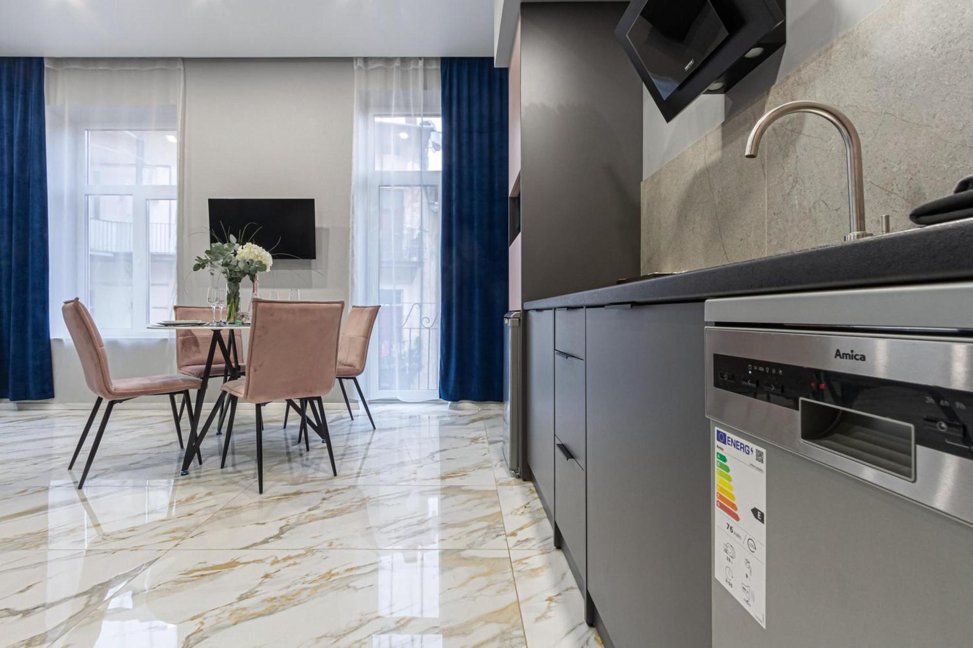 Family Residence Boutique Apartments Lviv Dış mekan fotoğraf